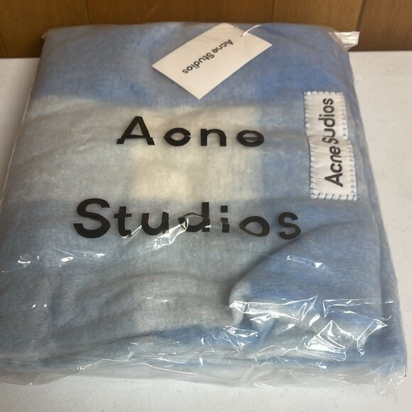 acne studios scarf - Picture 2 of 2